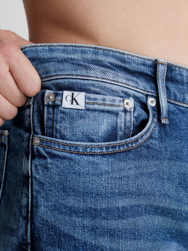 label-3