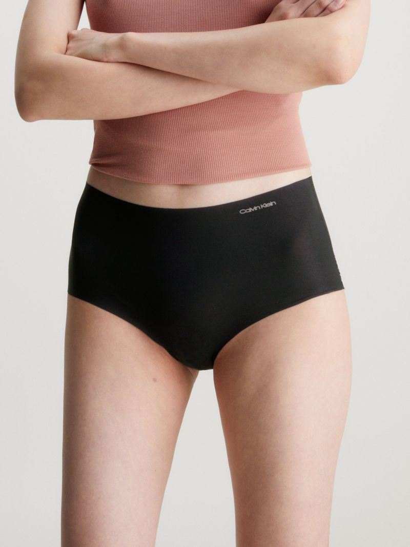Calzon-Calvin-Klein-de-tiro-o-en-color-negro-diseño-sin-costuras-con-logo-pequeño-en-la-esquina.
