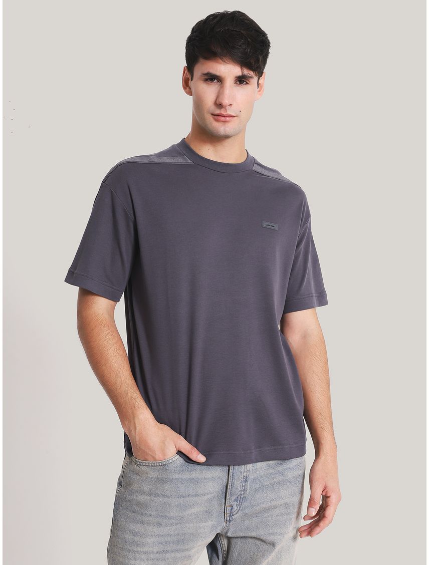 Polera Tonal Debossed