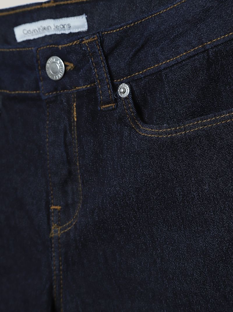 Jeanz-azul-marino-clasico-Calvin-Klein