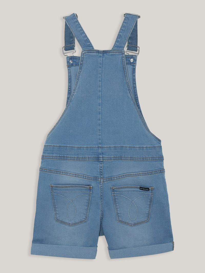 Jardinera-corta-de-mezclilla-azul-Calvin-Klein-con-bolsillo-al-frente