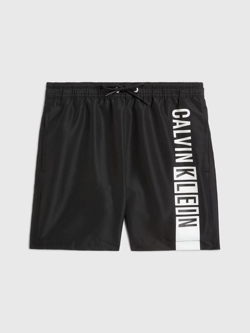 Short-de-baño-negro-con-logo-vertical-Calvin-Klein
