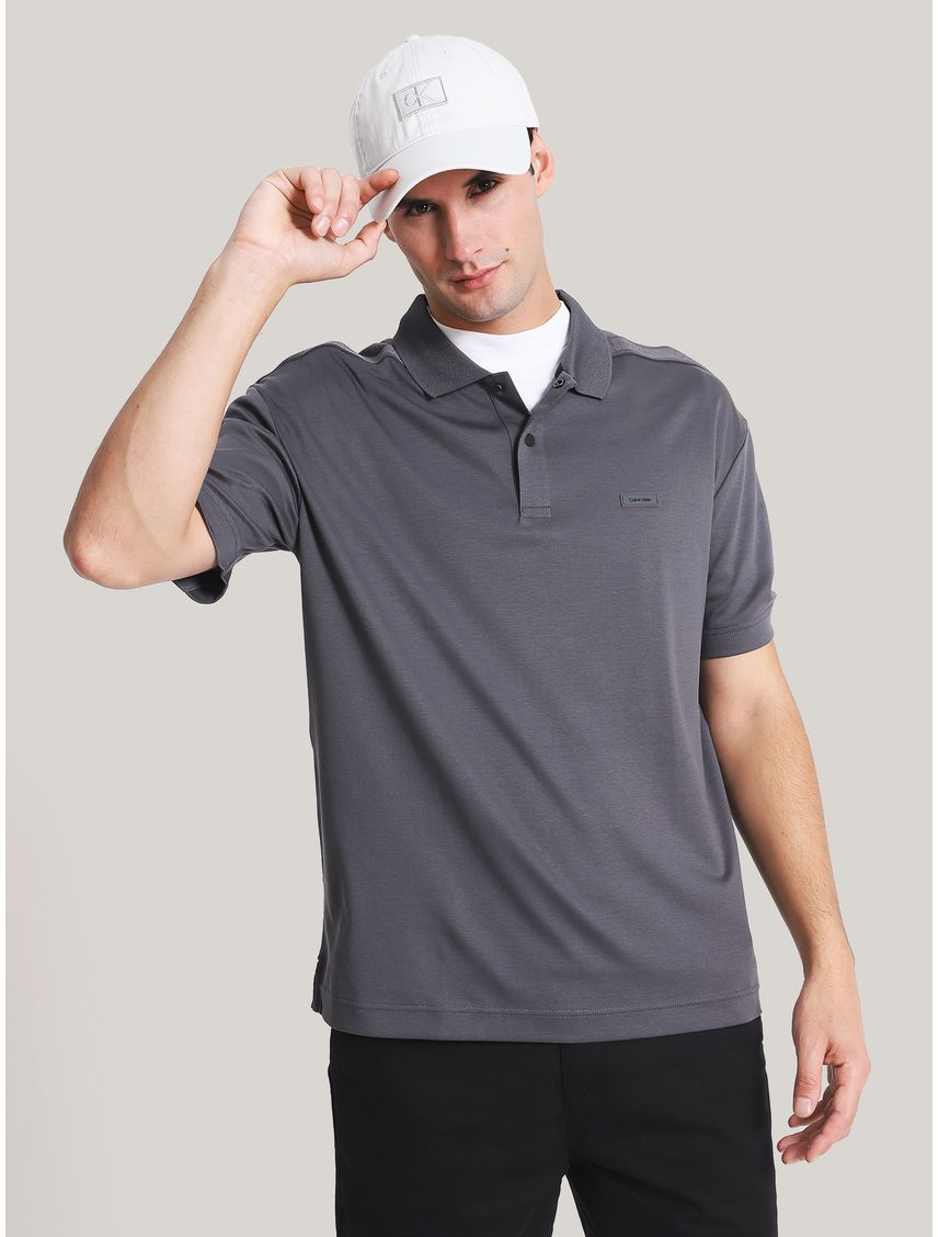 Polo Tonal Debossed