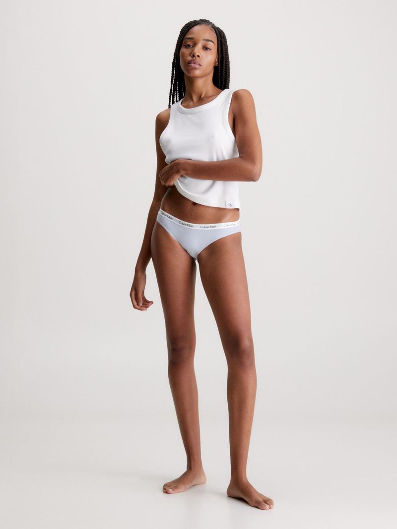Calzon-celeste-Calvin-Klein-con-pretina-blanca-y-logo-visible