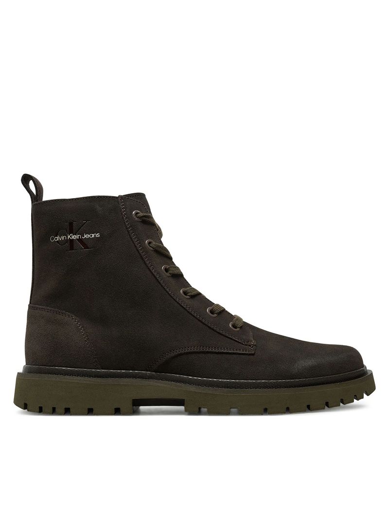 Botines-de-gamuza-en-color-oliva-oscuro-con-suela-gruesa-y-logo-de-Calvin-Klein-Jeans-en-el-costado.