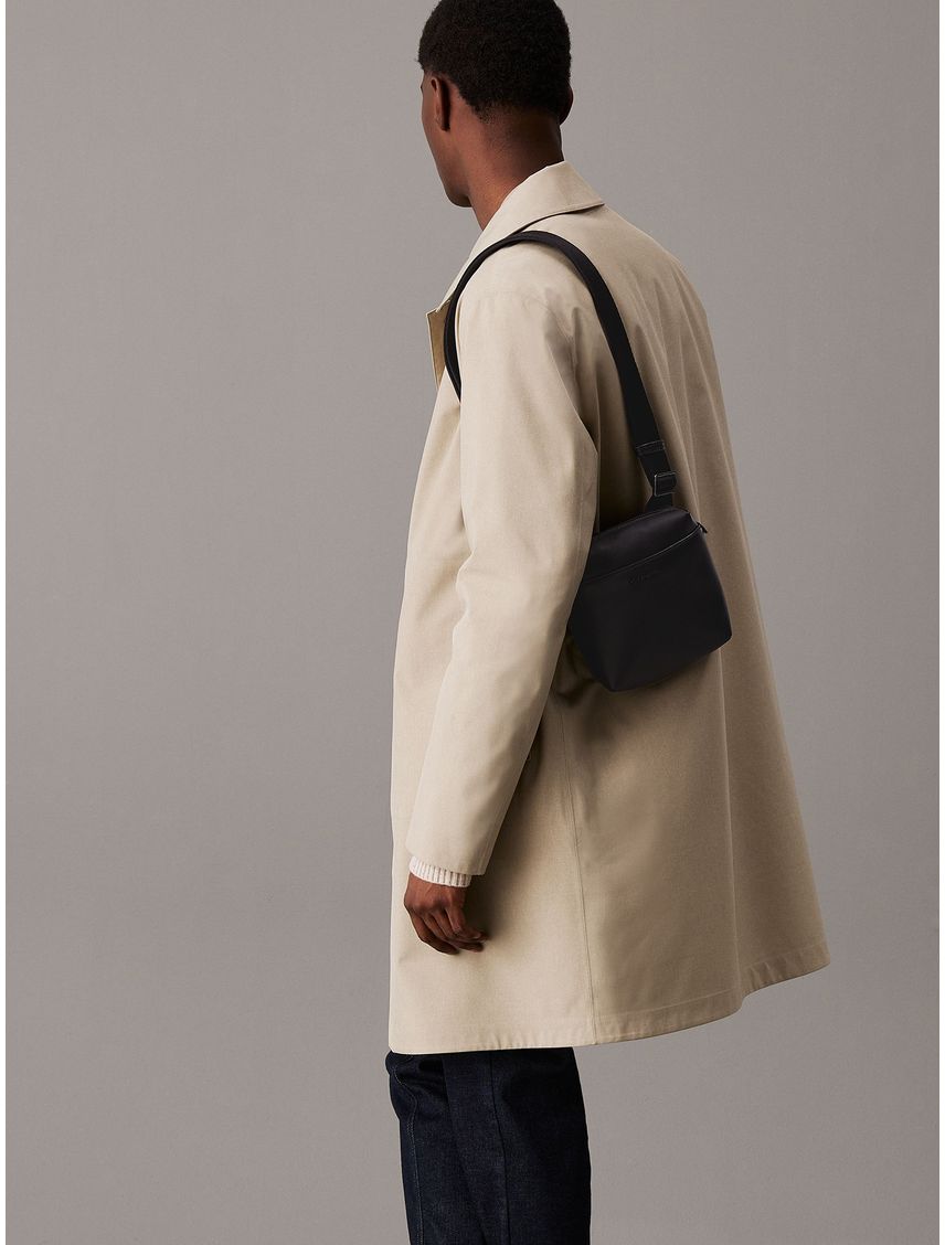Bolso Reporter Essential Cube - TALLA:OS