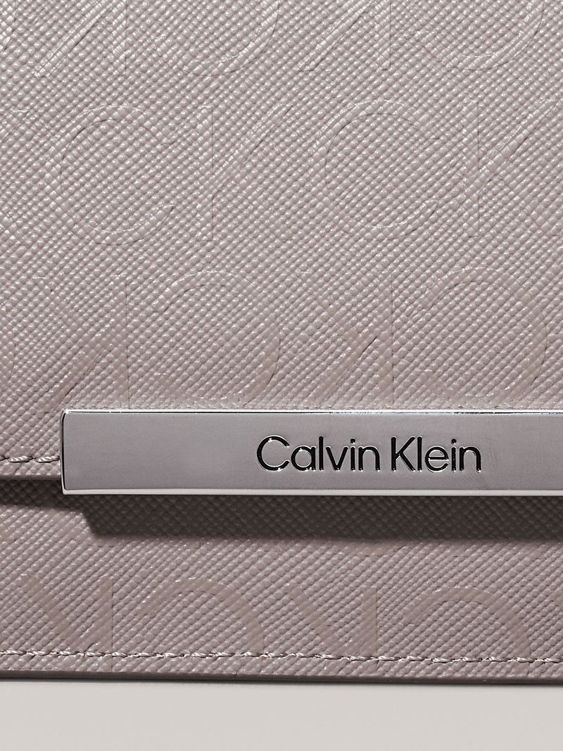 label-3