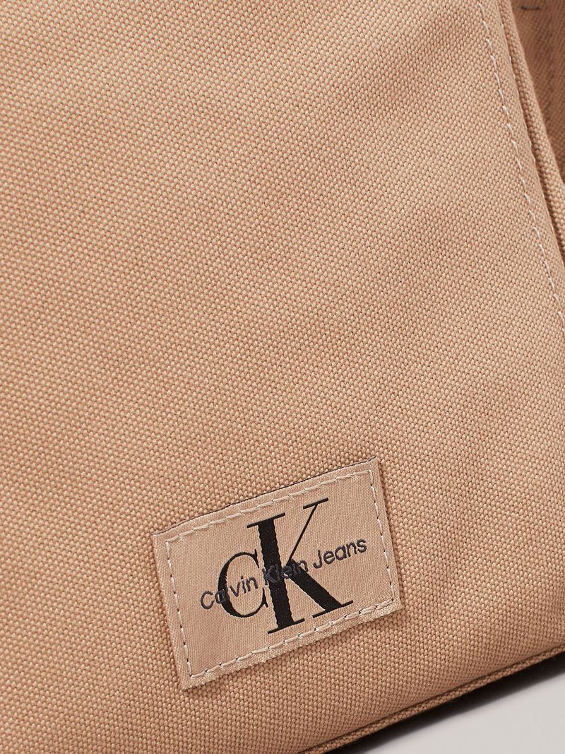 label-3