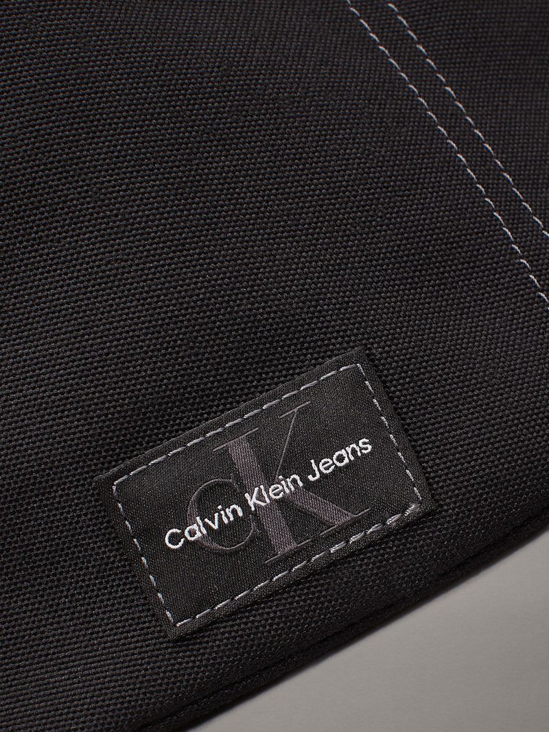 label-3