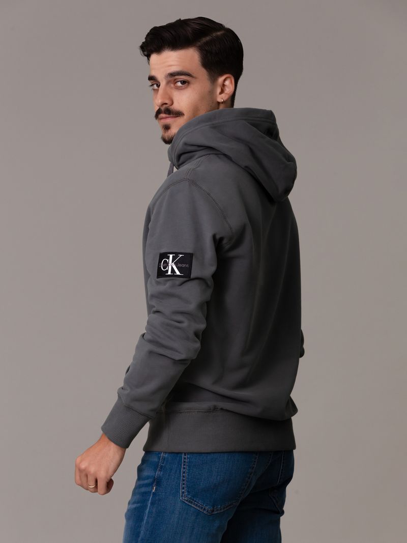 label-3