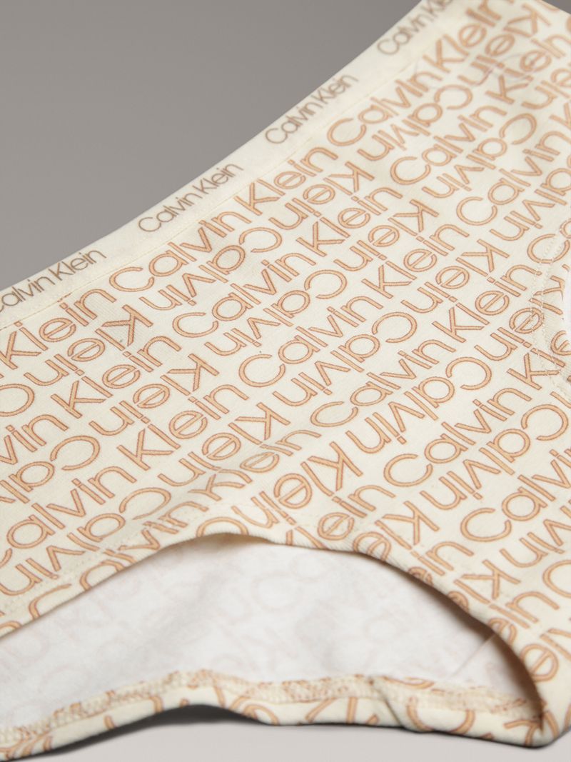 label-3