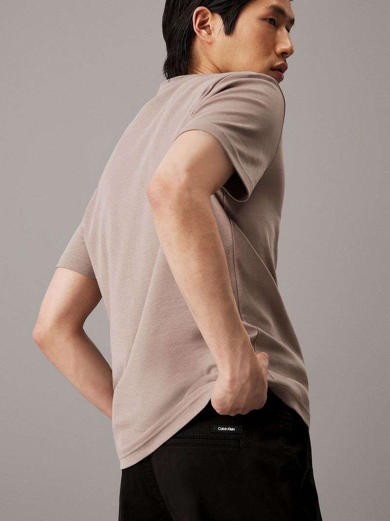 label-3