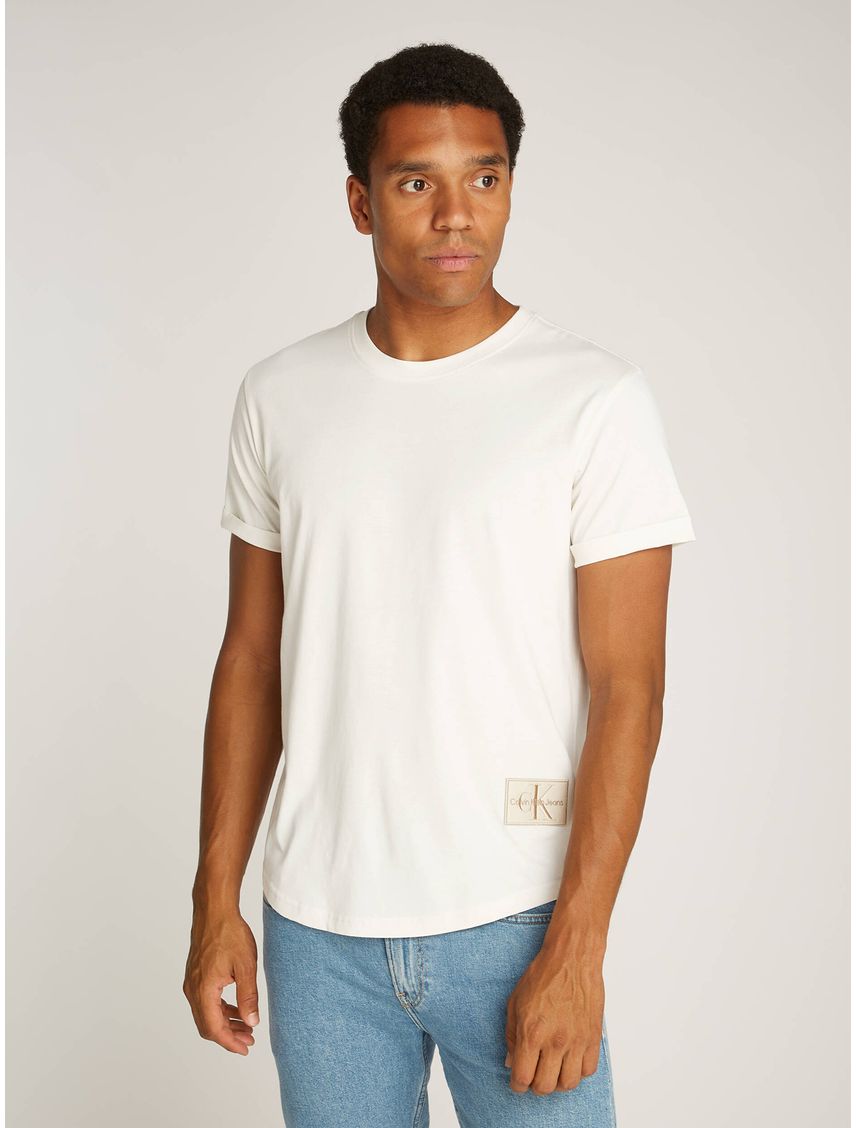 Polera de algodón con insignia