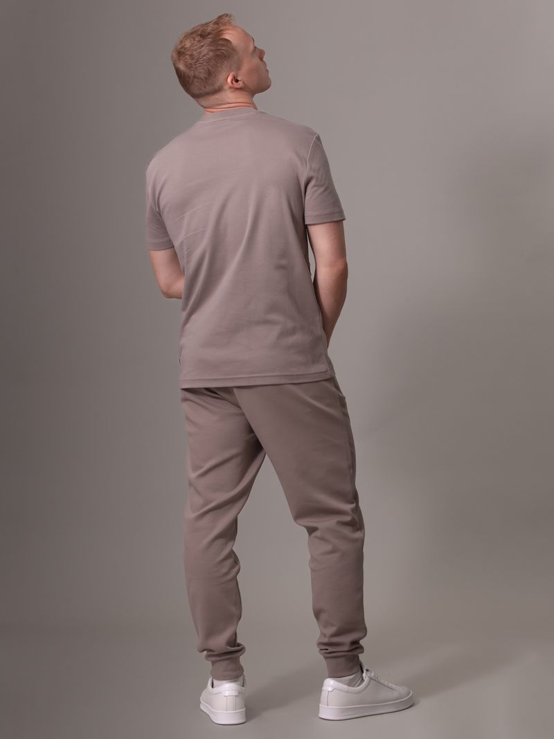 label-4