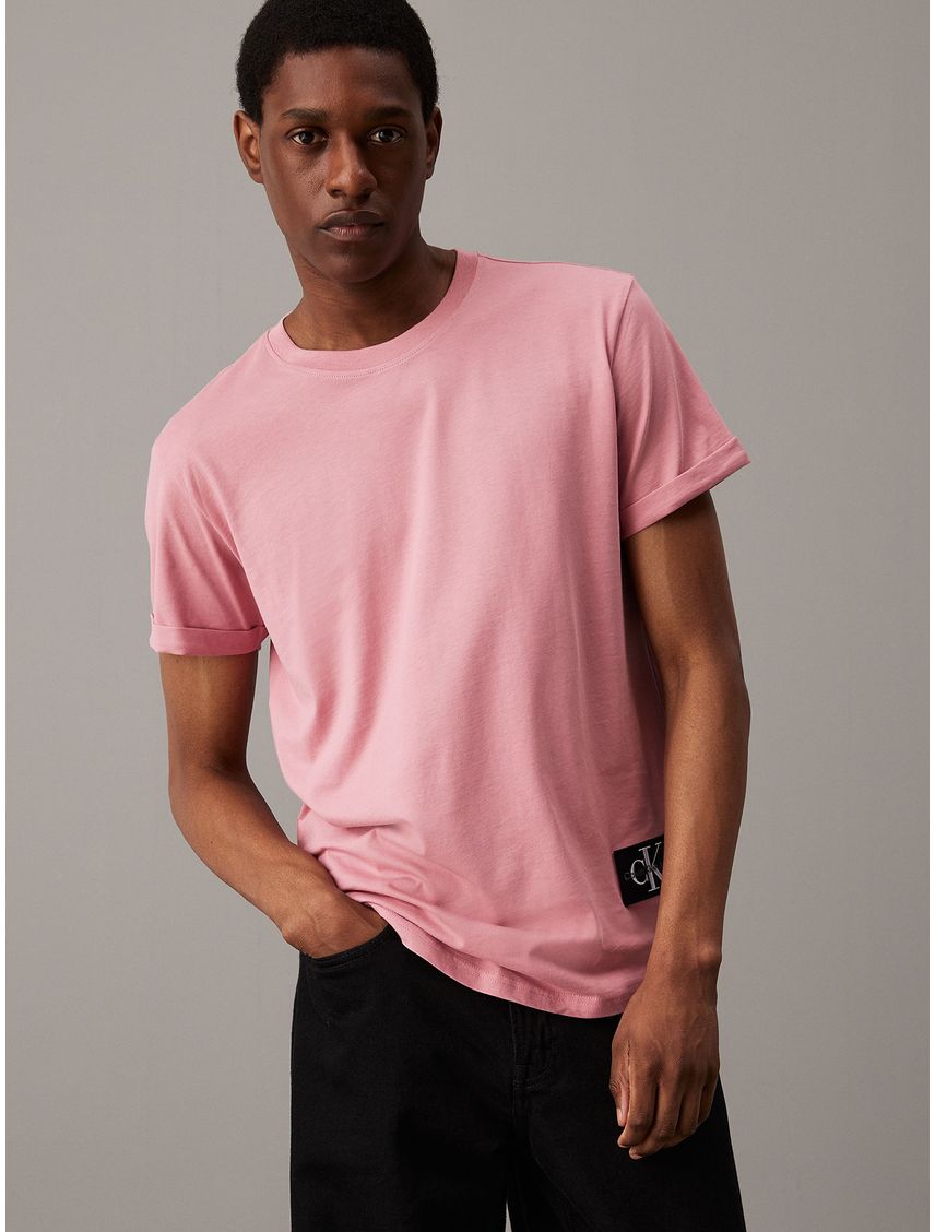 Polera de algodón con insignia