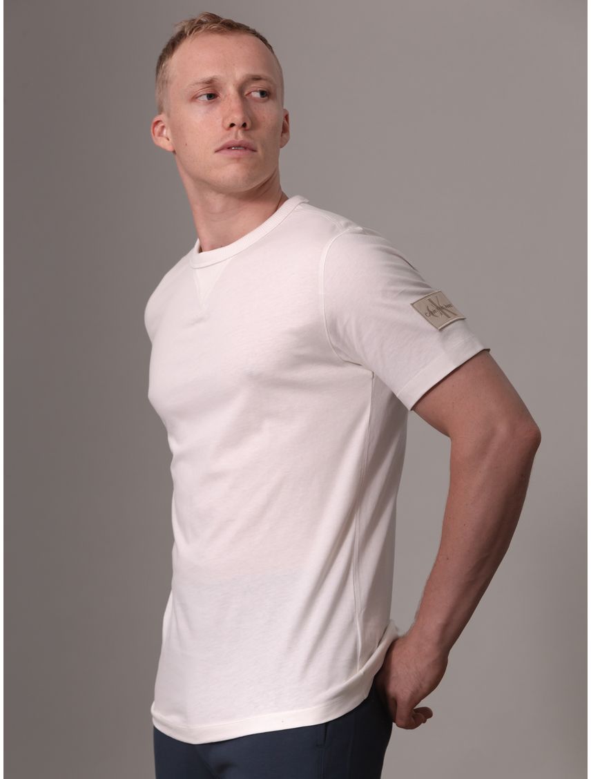 Polera de algodón con insignia