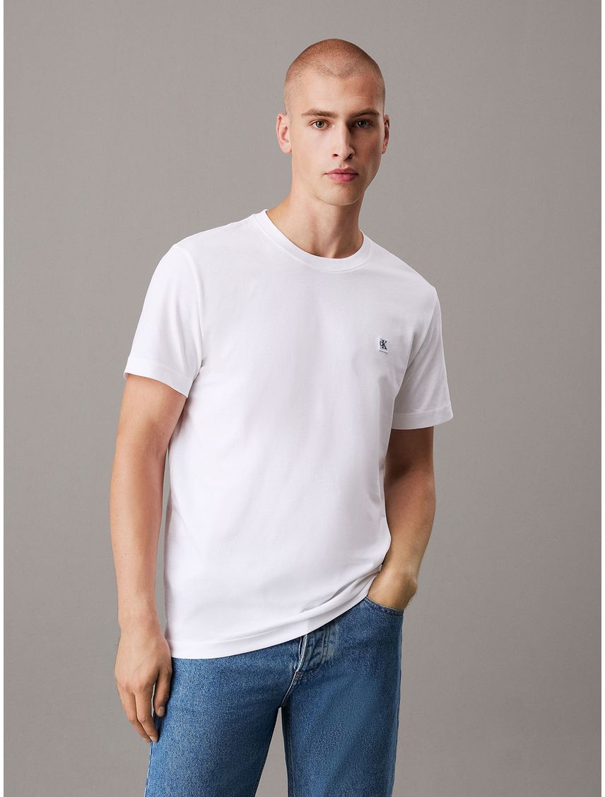 Polera de algodón con insignia