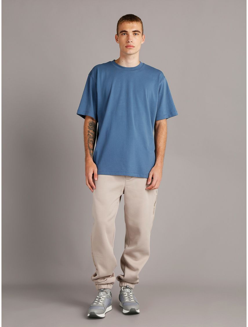 Polera relaxed con etiqueta