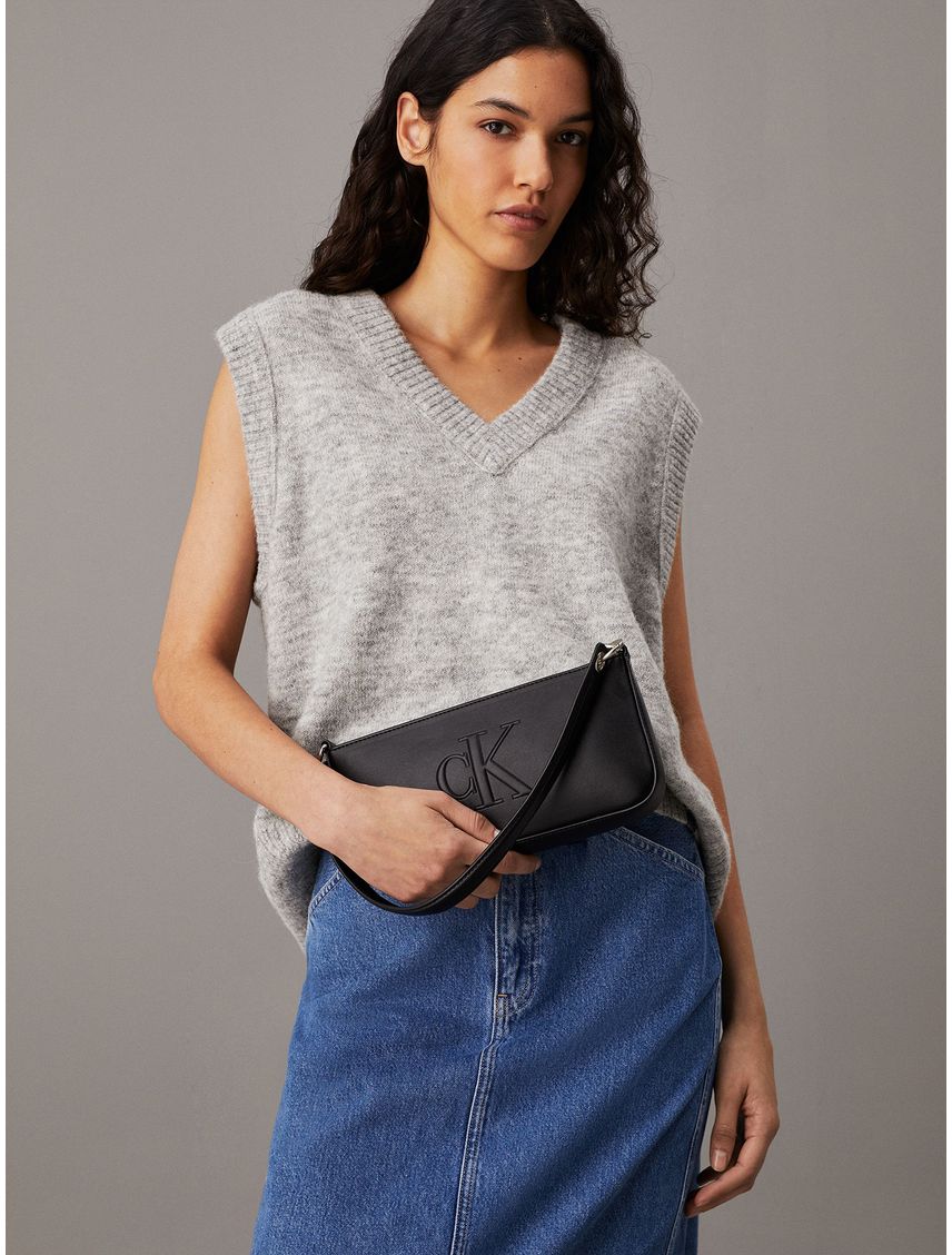 Cartera Sculpted Pouch
