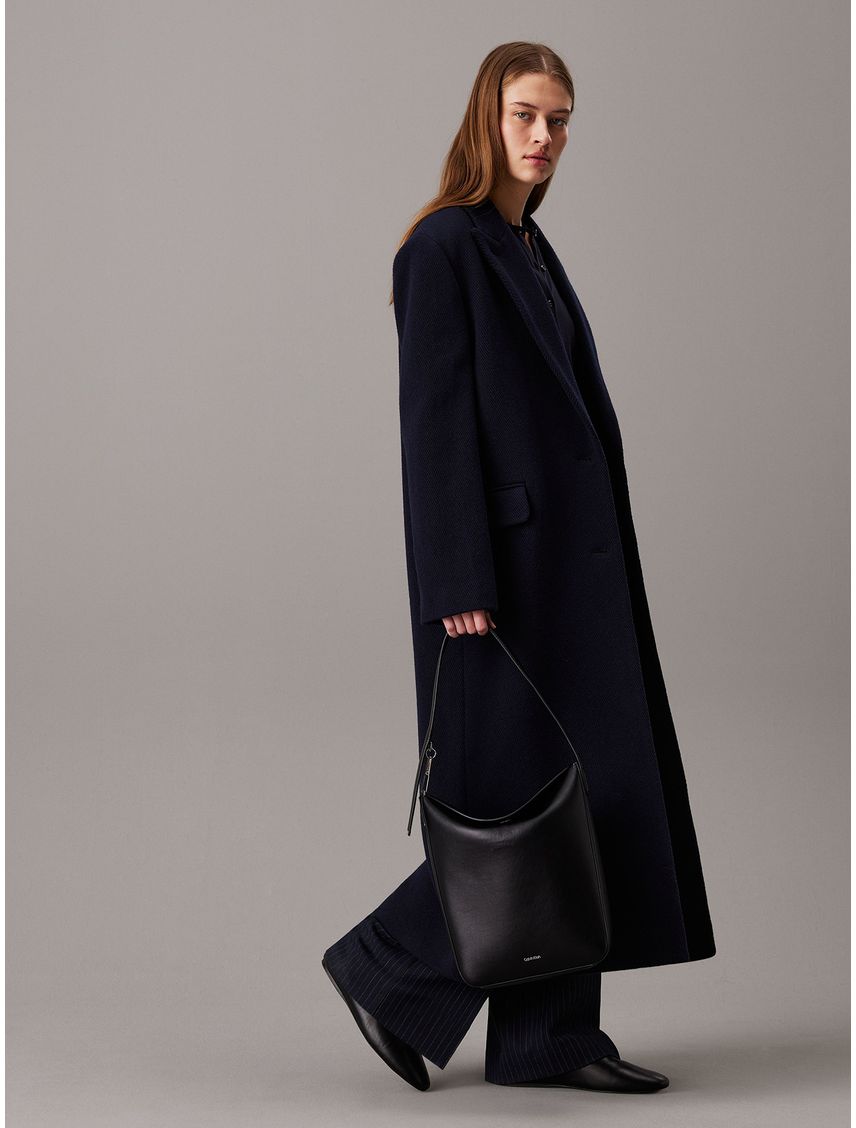 Cartera Bucket Soft Sculpt
