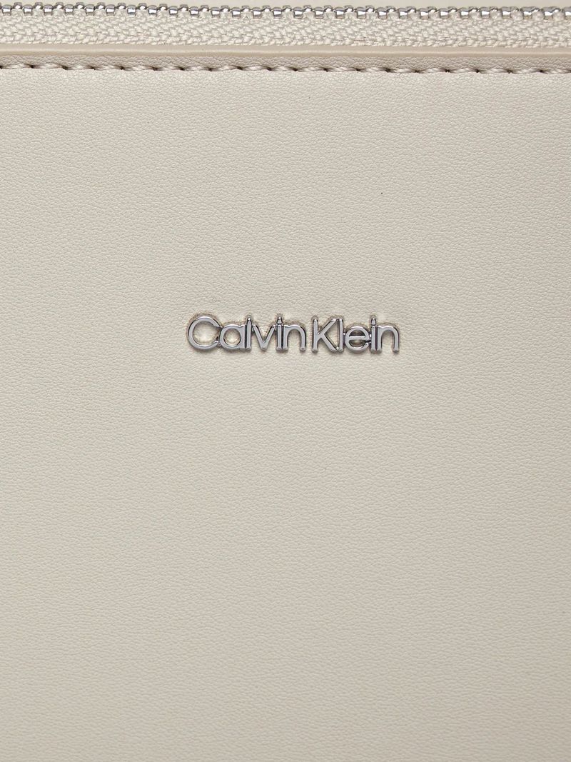 label-3