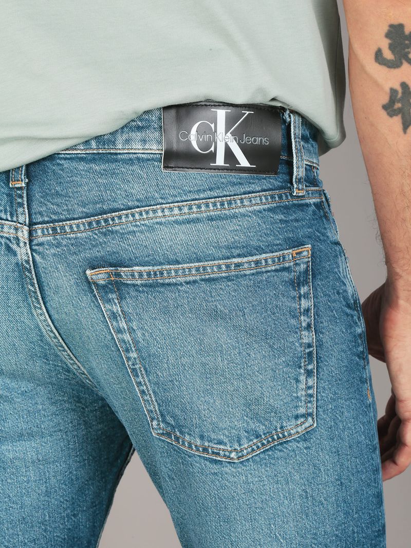 label-3