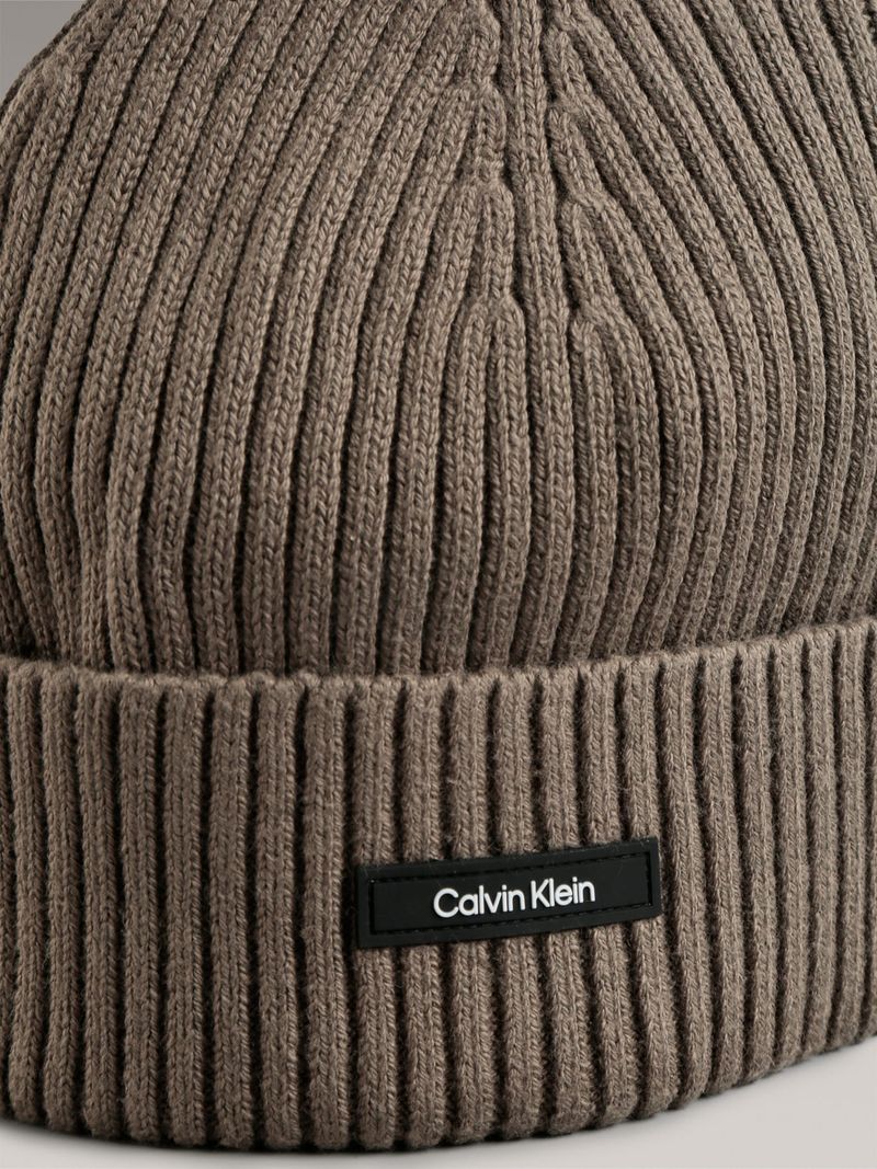 label-3