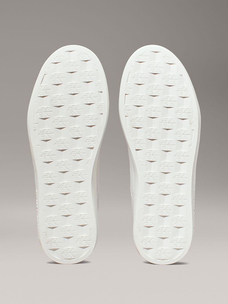 label-3