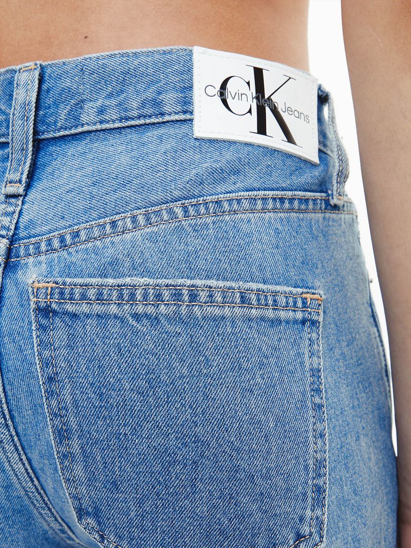 label-3