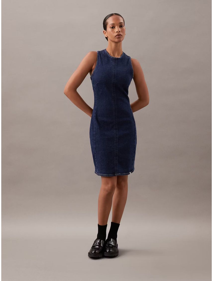 Vestido corto estilo bodycon de denim con recortes
