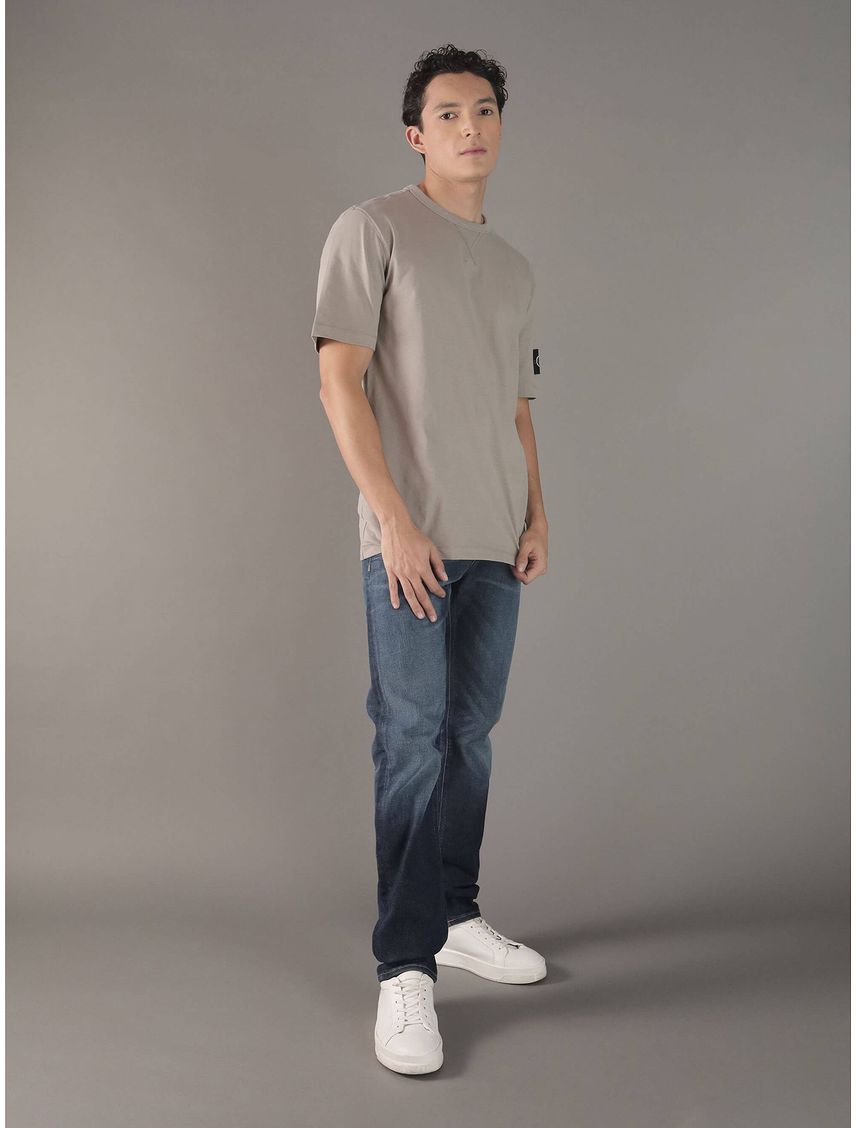 Polera de algodón con insignia