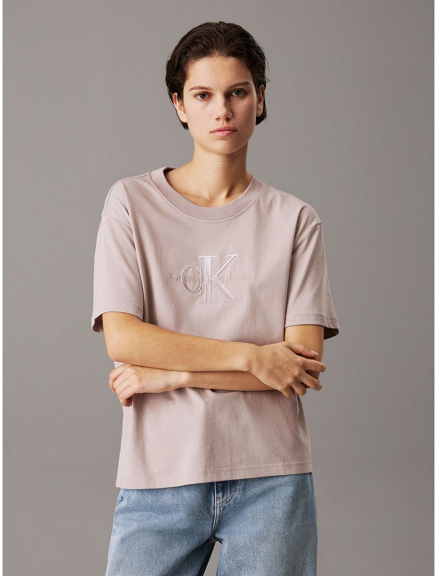 Polera holgada con monograma