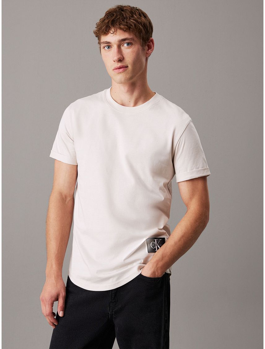 Polera de algodón con insignia
