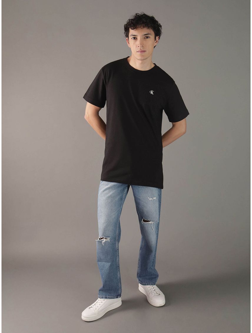 Polera con logo en la parte trasera