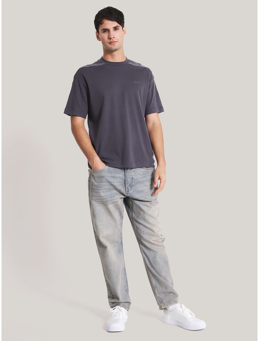 Polera Tonal Debossed