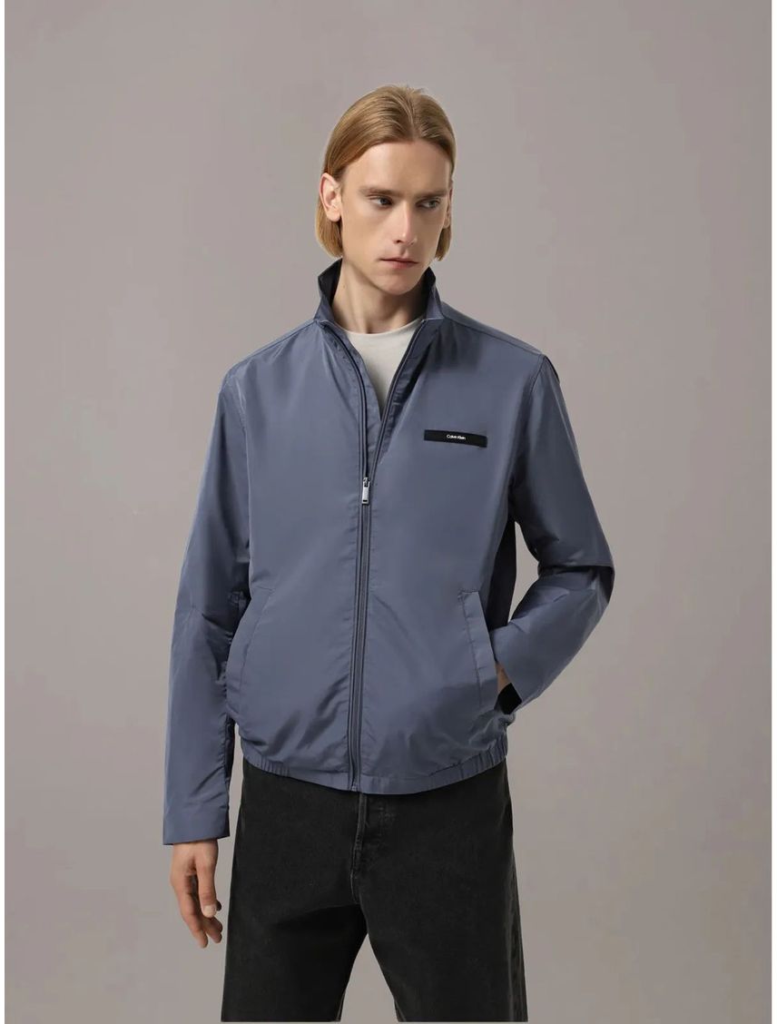 Chaqueta Essential de Nailon