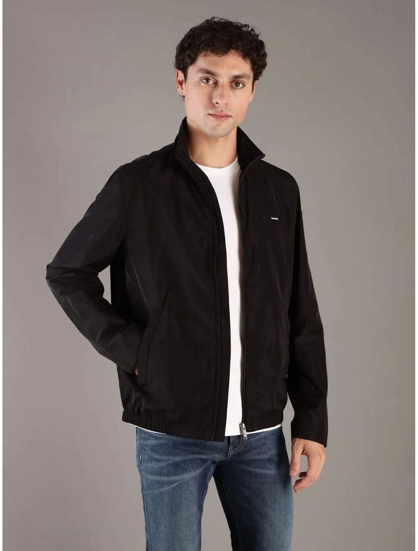 Chaqueta Essential de Nailon
