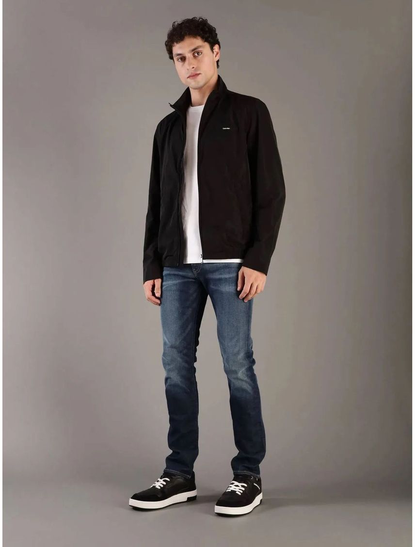 Chaqueta Essential de Nailon