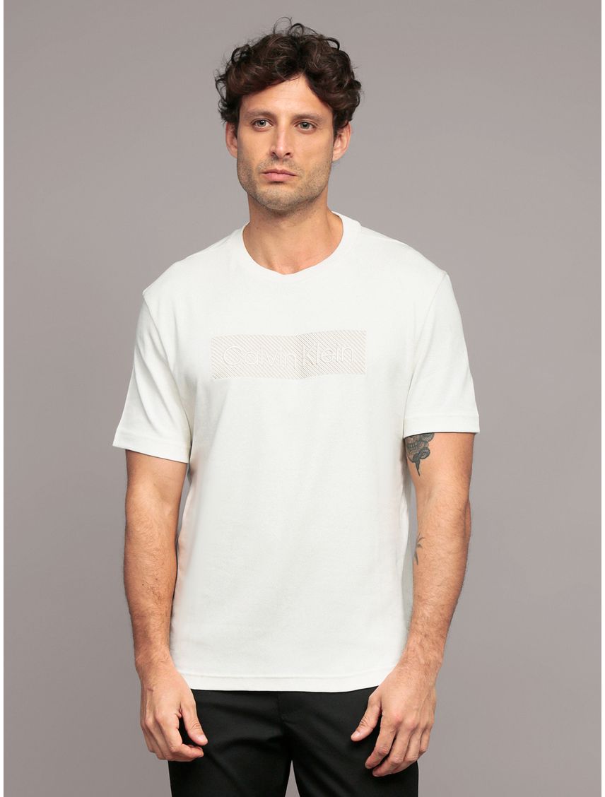 Polera con Bordado Texturizado