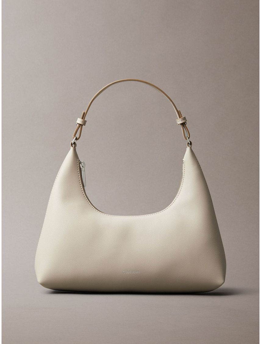 Cartera De Hombro Con Logo Y Detalles Metálicos