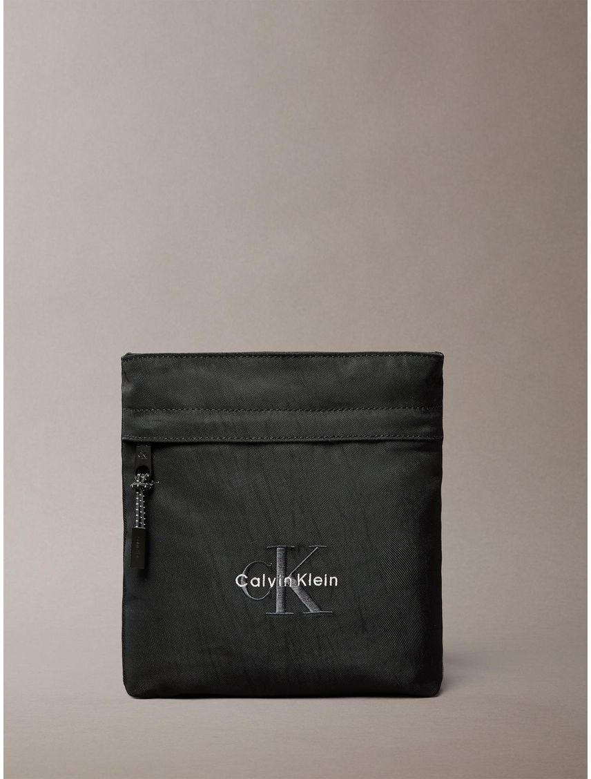 Bolso Plano de Nailon con Monograma - TALLA:OS