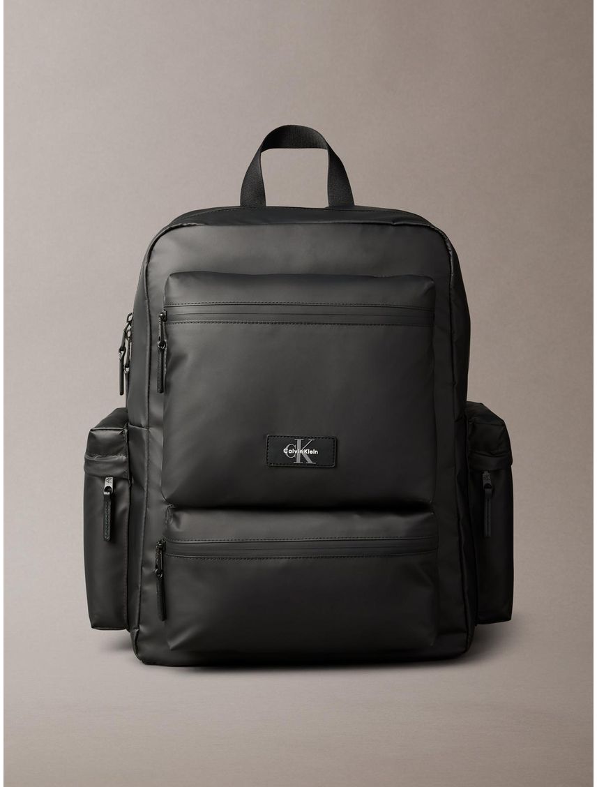 Mochila con Bolsillos Utilitarios