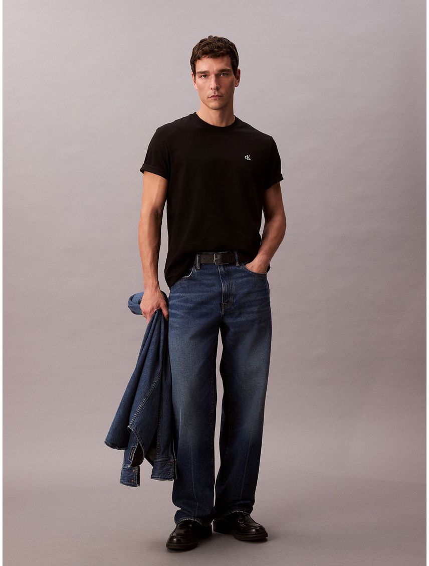 Polera Regular con Monograma Bordado