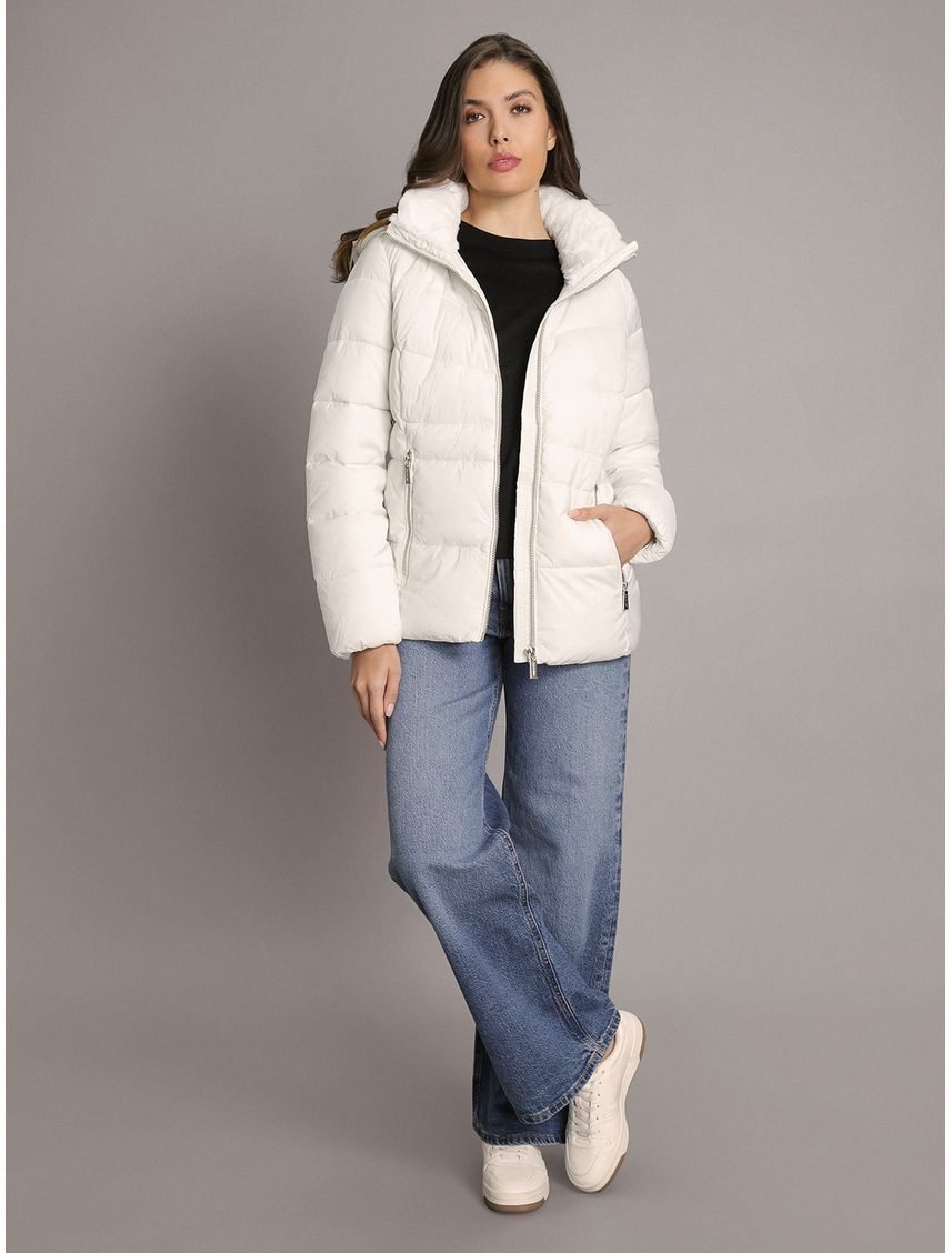 Parka Puffer Corta con Gorro
